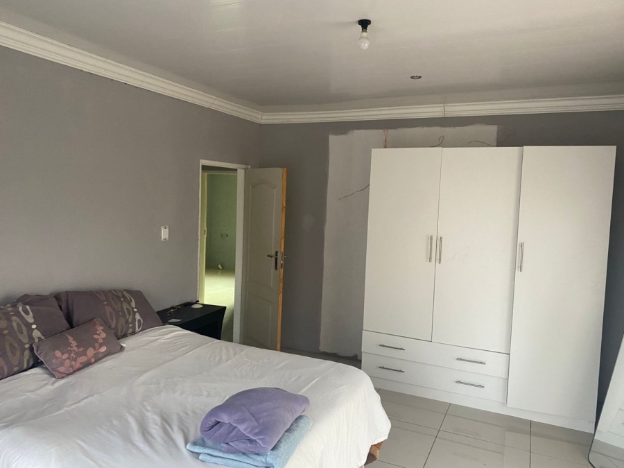 5 Bedroom Property for Sale in Melodie North West